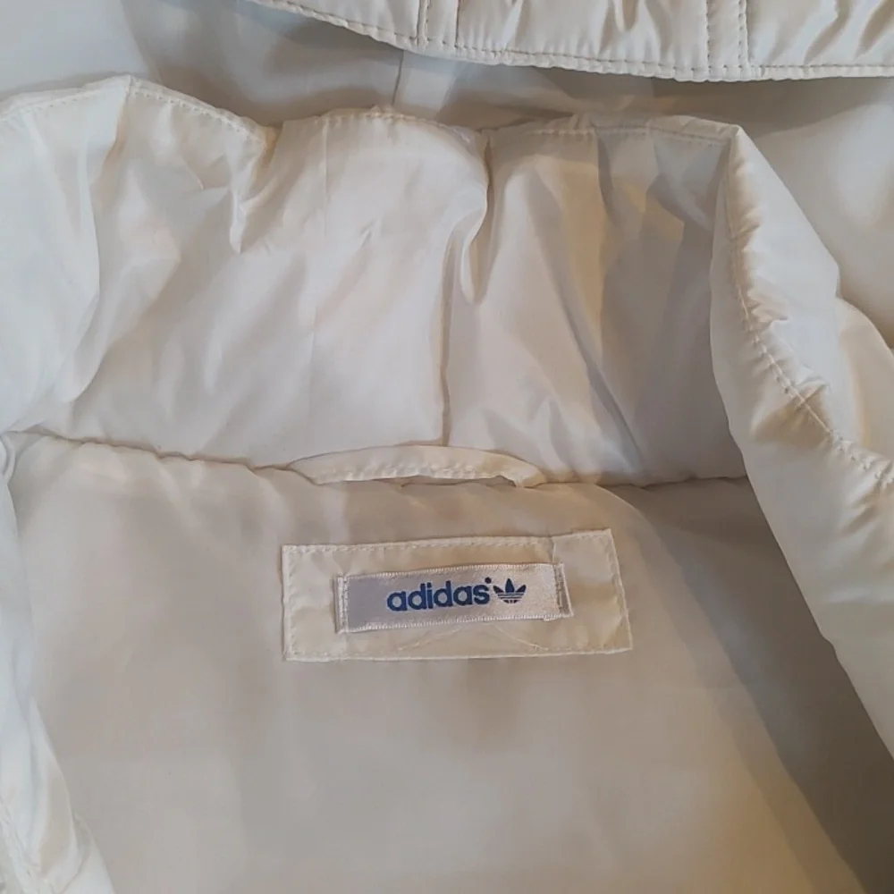 Adidas White Puffer Vest with Hood - Picture 3 of 5